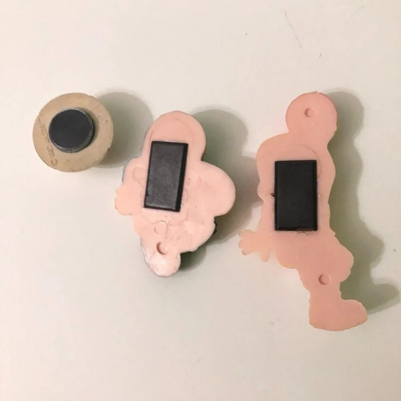 Vintage Sports Magnets Football  Basketball Baseball Collectibles - Picture 2 of 14